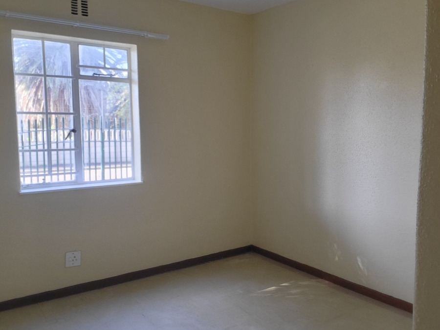 To Let 2 Bedroom Property for Rent in Ruyterwacht Western Cape